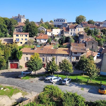 Lekker Slaap Hotel Parthenay Eksteriør billede